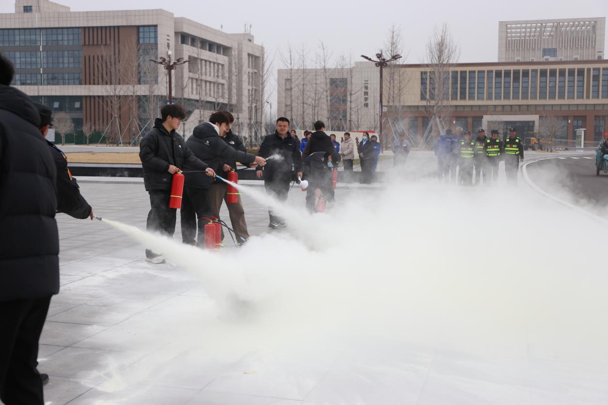 “生命至上，安全第一”开封智慧健康职业学院开展2025年度消防应急疏散演练活动